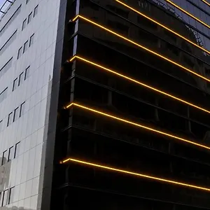 Szálloda Al Sarab, Dubaj